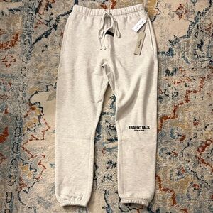 Essentials Fear Of God sweatpants light oatmeal size medium